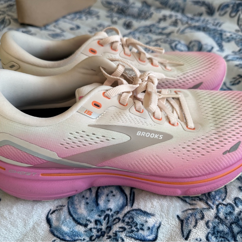 Brooks ghost 15 Pink and White Athletic Shoes with Cushioned Sole